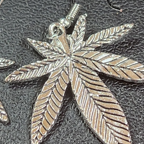 Silver Pot Leaf Statement Earrings Marihuana Drop Earring Weed Statement Jewelry - Picture 4 of 6